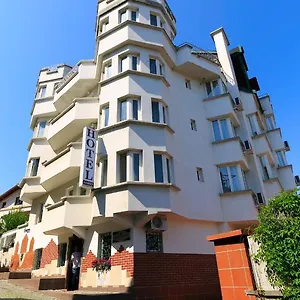 The White House 2* Filibe