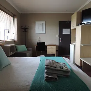 *** Motel Oasis Australia